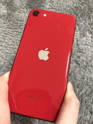 iPhone SE(第2世代)の裏面