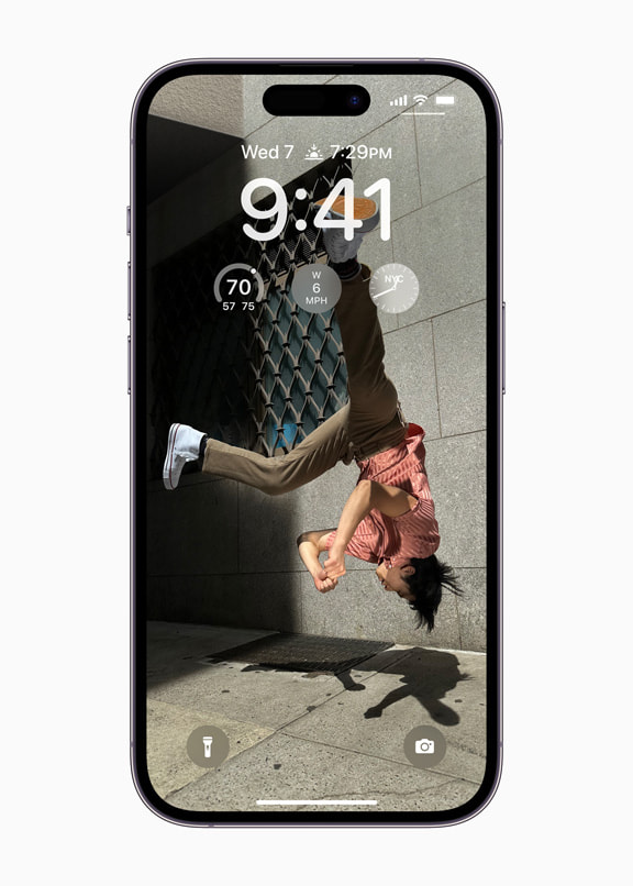 Iphoneのロック画面をカスタマイズする方法 時計の位置や色を変更 スマホのススメ